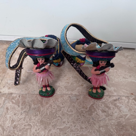 Colorful Artisan Figurine Heel Statement Sandals - Picture 7 of 10